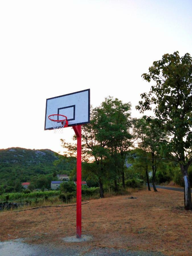 Country House "Lipa" Komarno Virpazar Ngoại thất bức ảnh